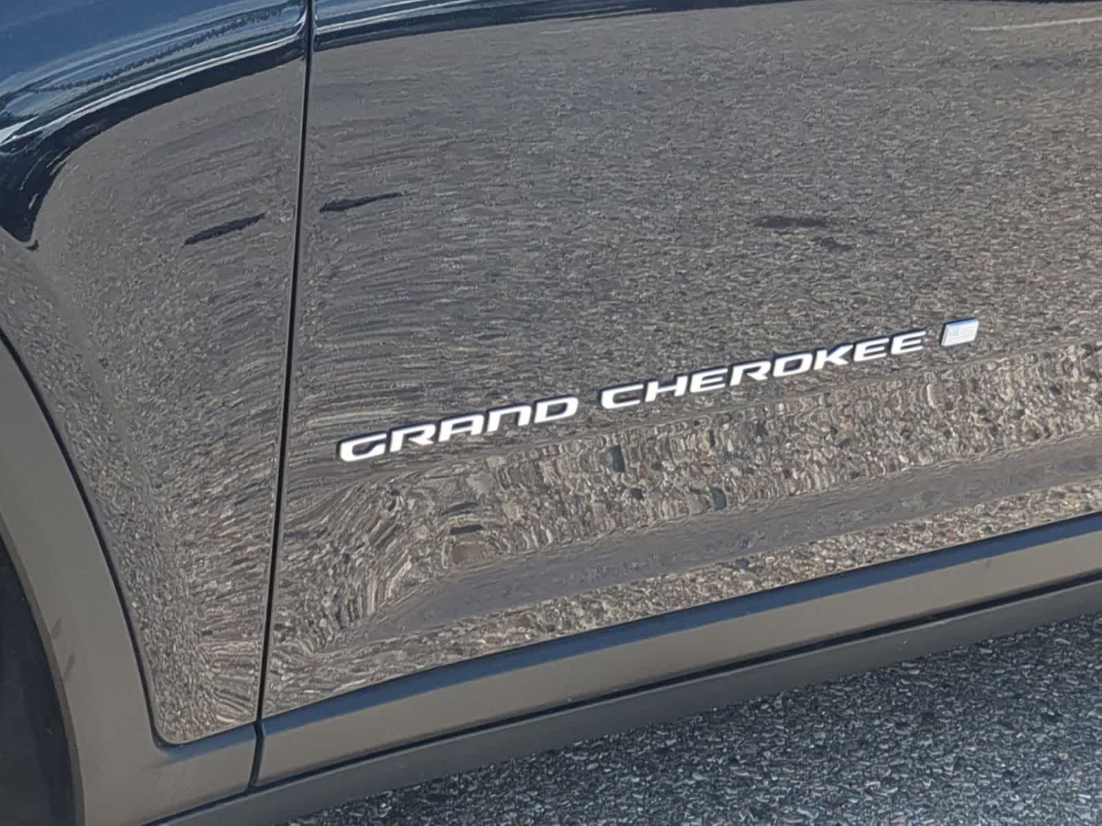 Thumbnail: 2024 Jeep Grand Cherokee - 13