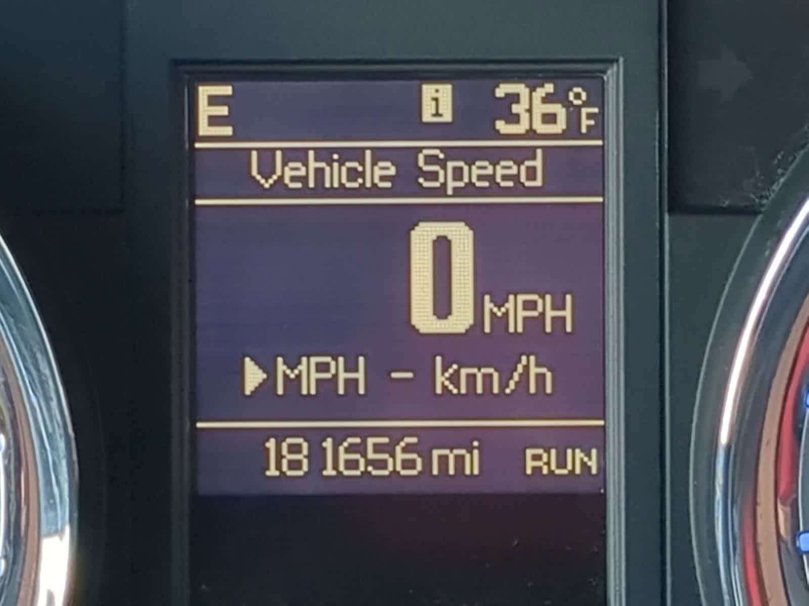 Thumbnail: 2014 Chrysler Town & Country - 29