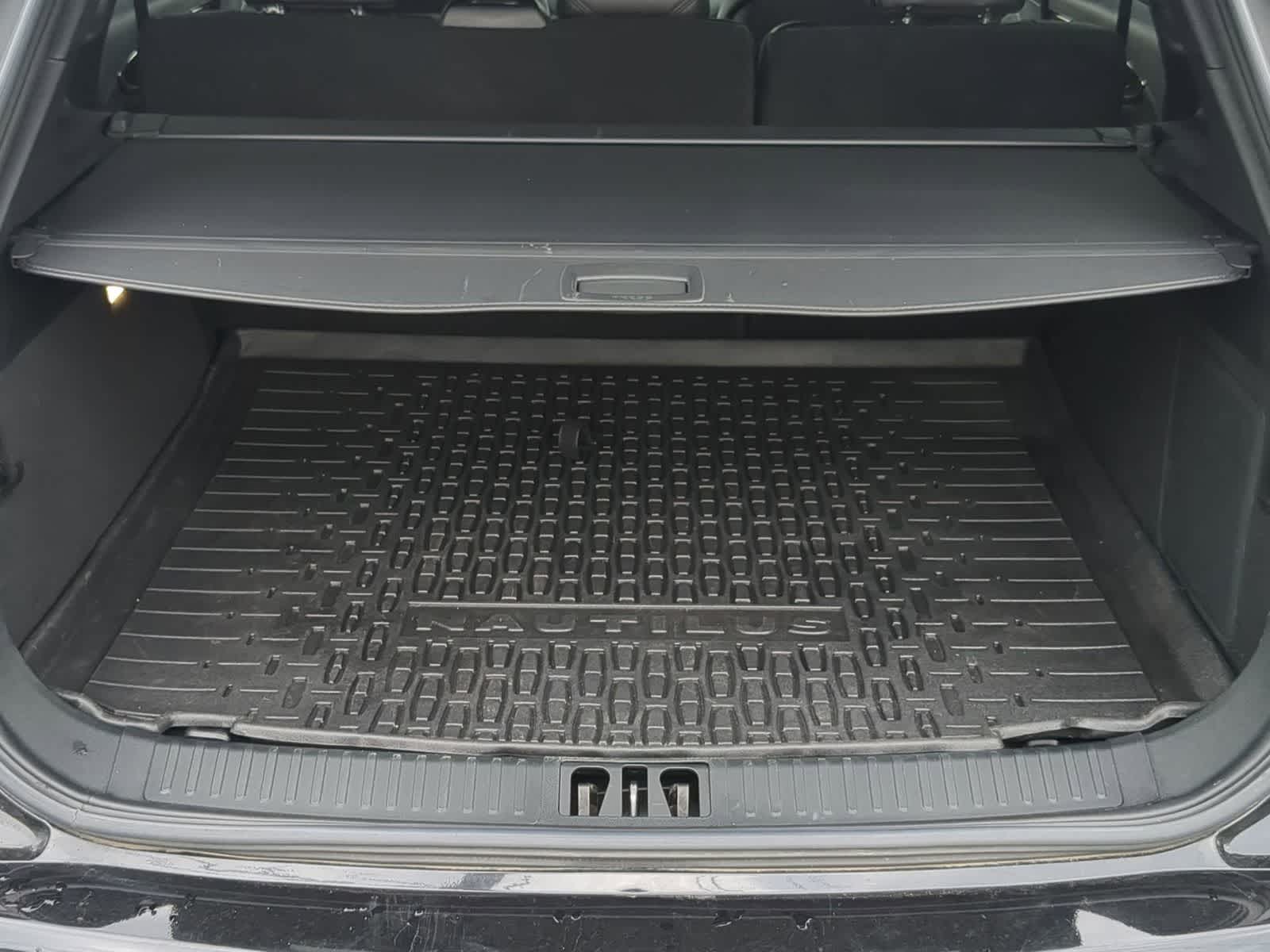 Thumbnail: 2020 Lincoln Nautilus - 34