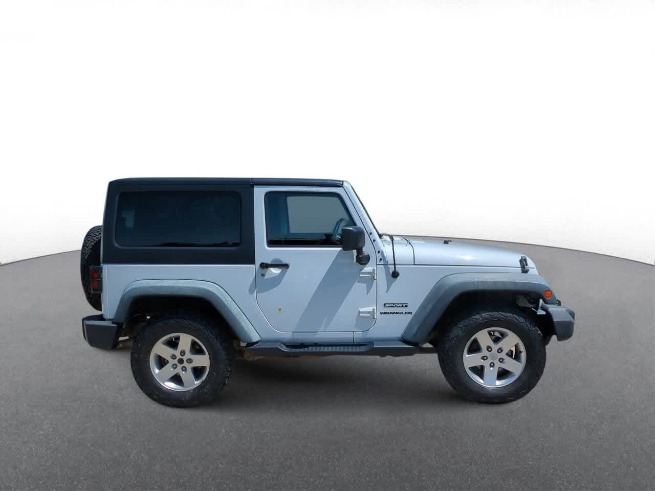 Thumbnail: 2012 Jeep Wrangler - 9