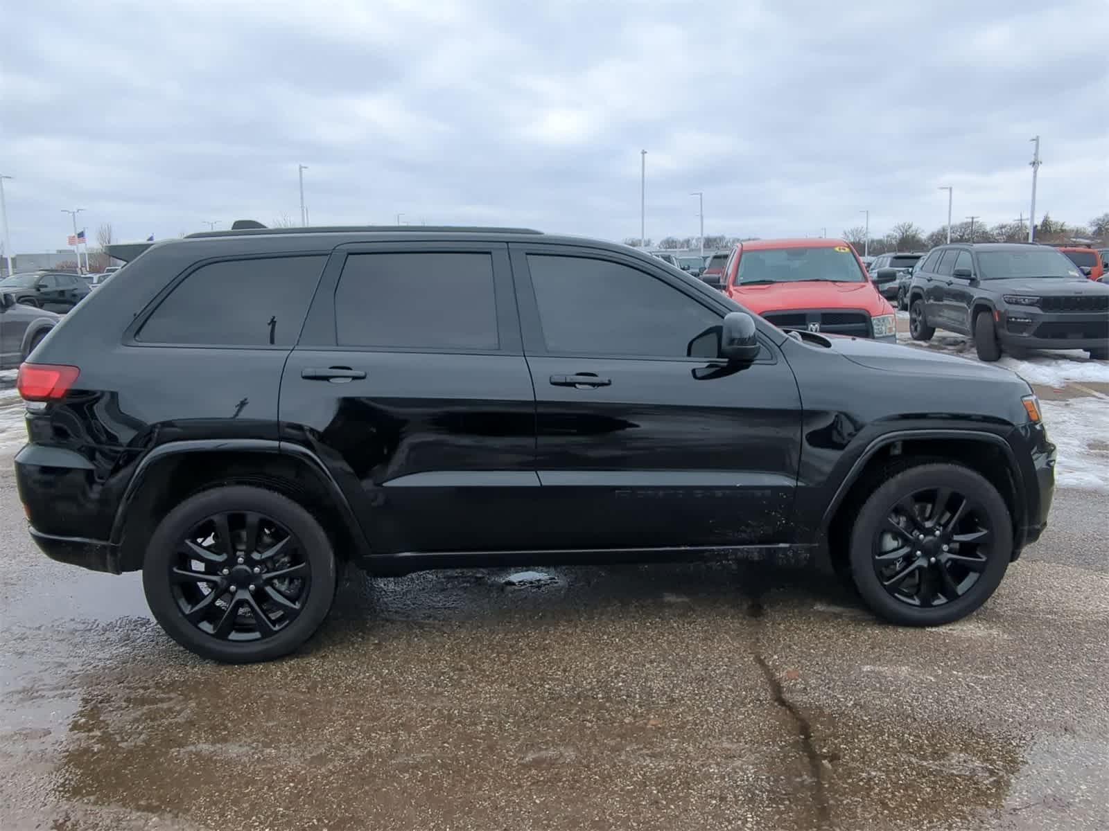 Thumbnail: 2022 Jeep Grand Cherokee - 15