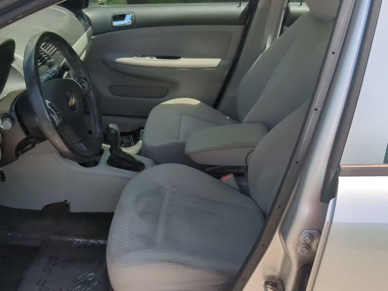Thumbnail: 2010 Chevrolet Cobalt - 16