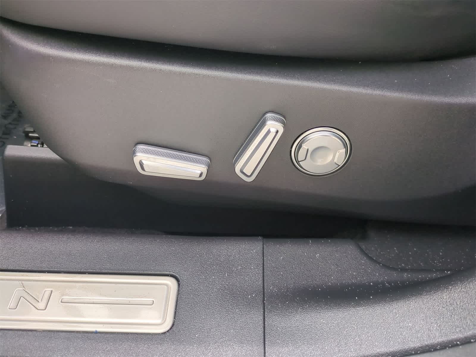 Thumbnail: 2025 Lincoln Nautilus - 17