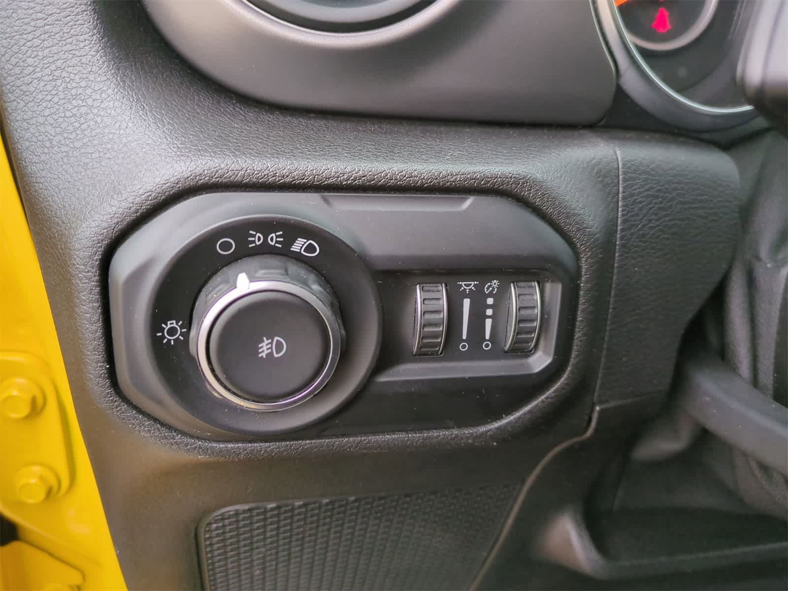 Thumbnail: 2021 Jeep Wrangler - 27