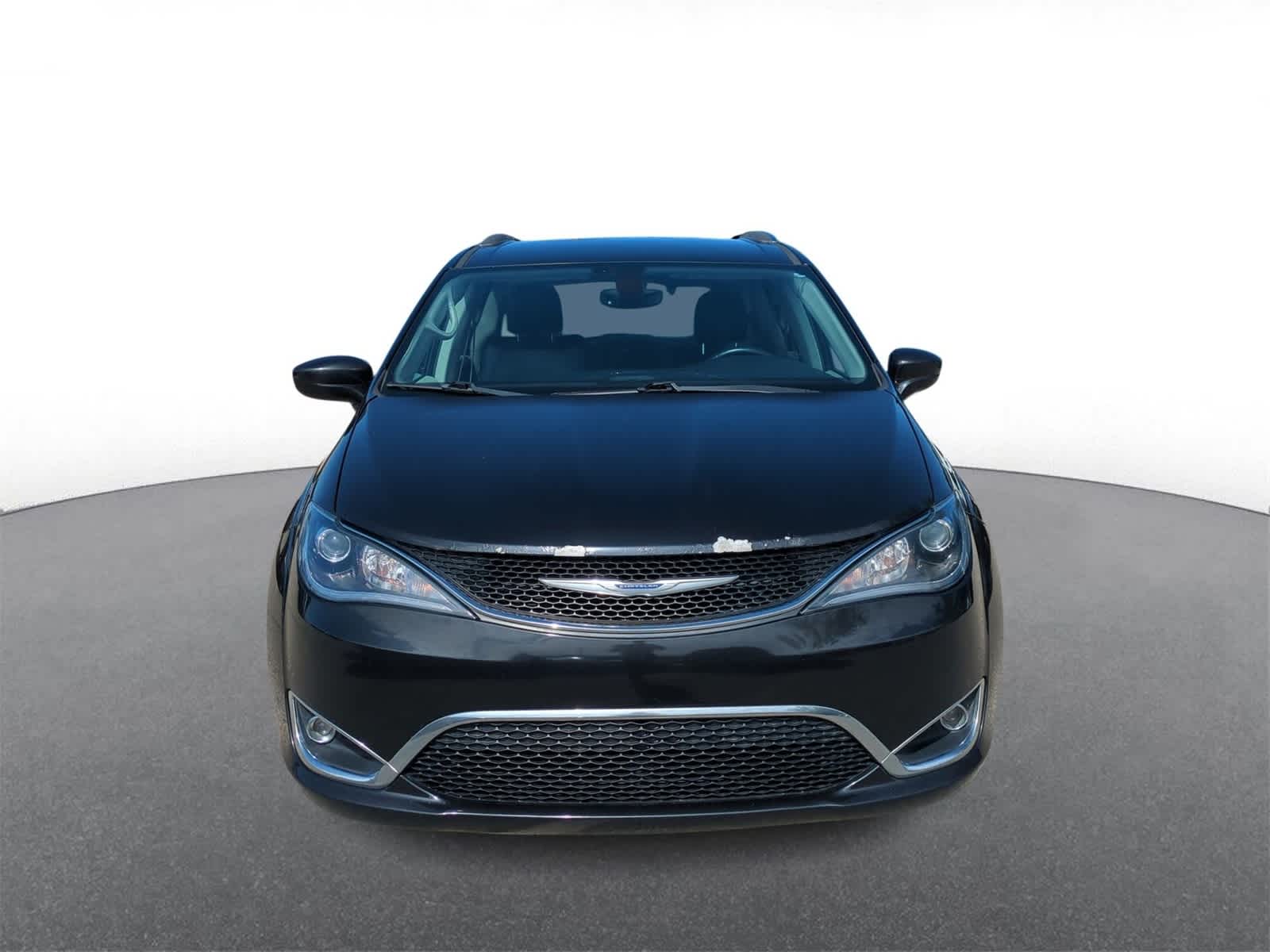 Thumbnail: 2019 Chrysler Pacifica - 3