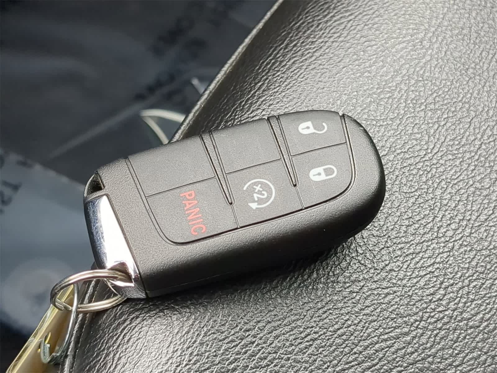 Thumbnail: 2018 Jeep Compass - 33