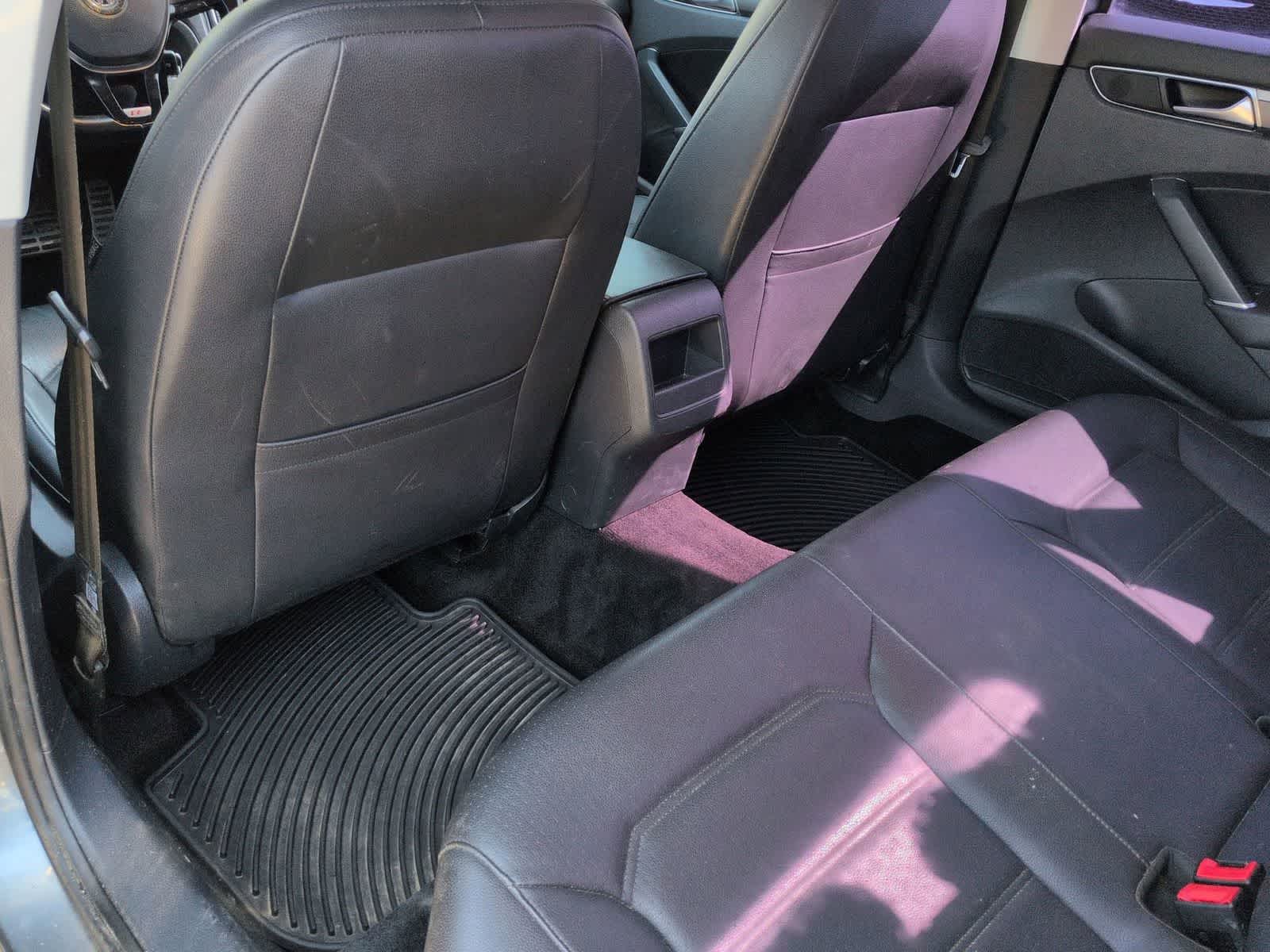 Thumbnail: 2018 Volkswagen Passat - 19