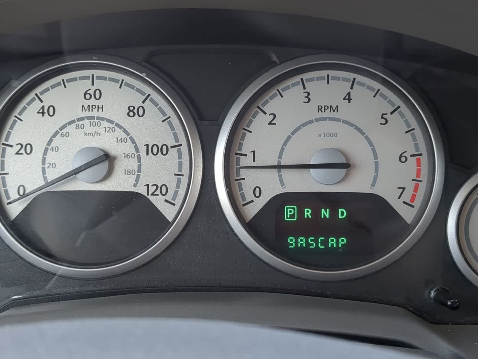 Thumbnail: 2010 Chrysler Town & Country - 26
