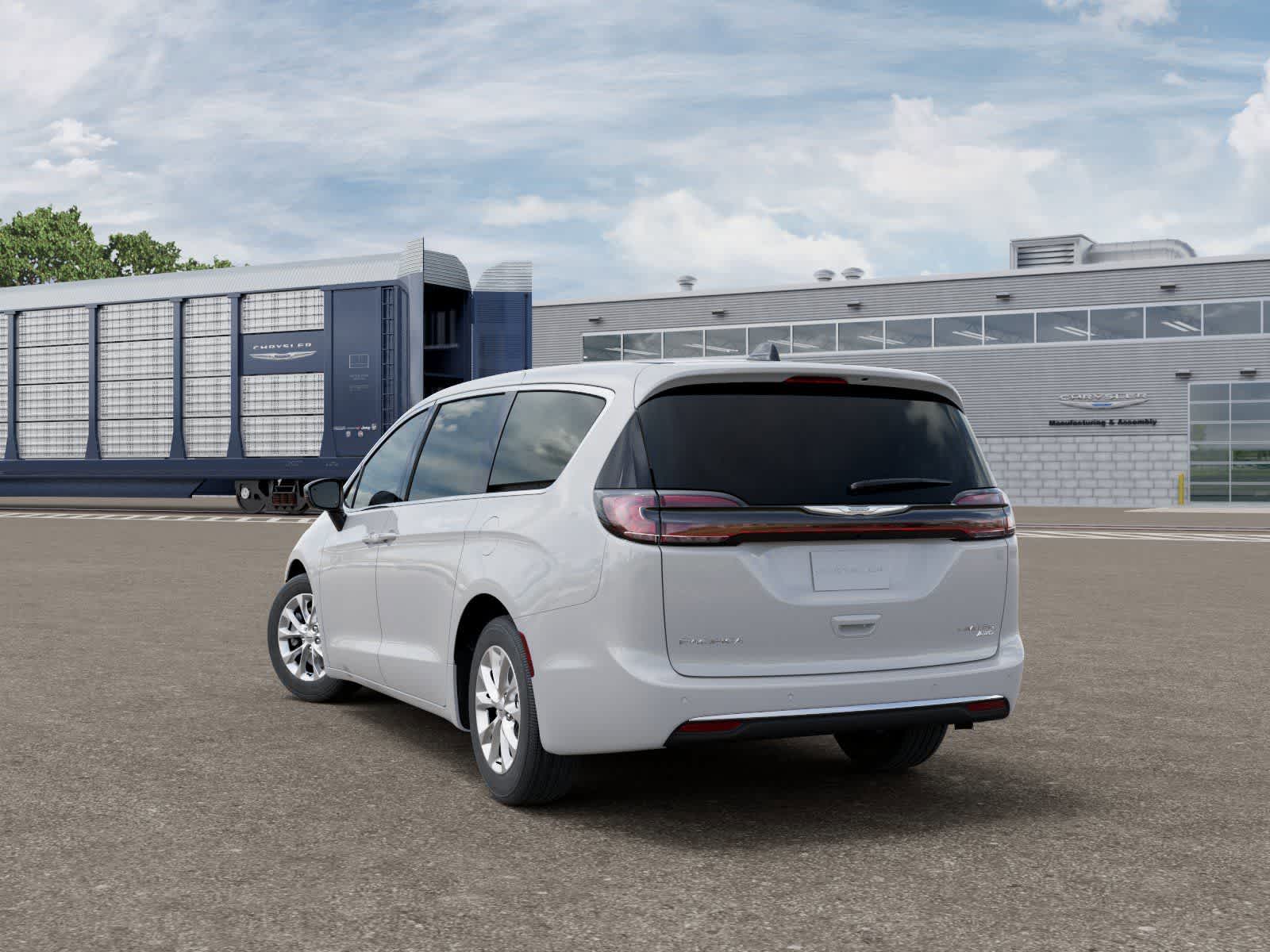 Thumbnail: 2026 Chrysler Pacifica - 3