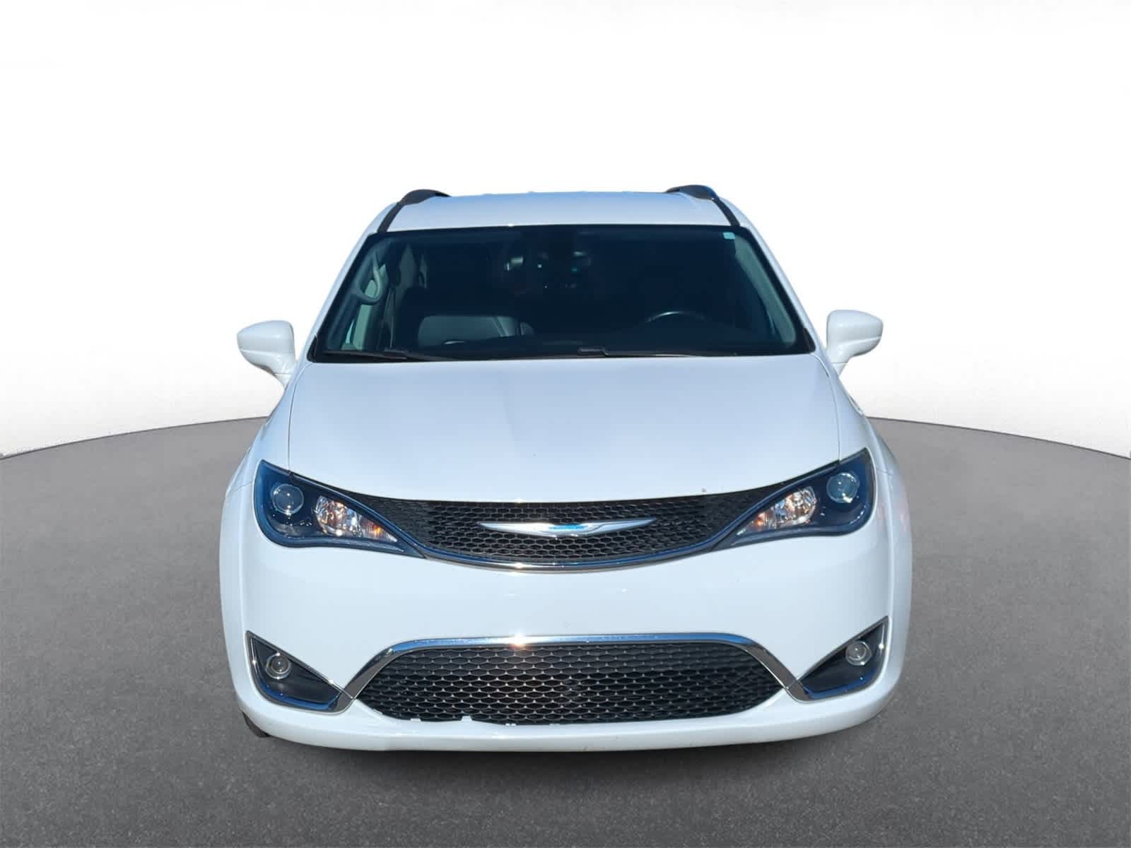 2018 Chrysler Pacifica Touring Plus photo 3