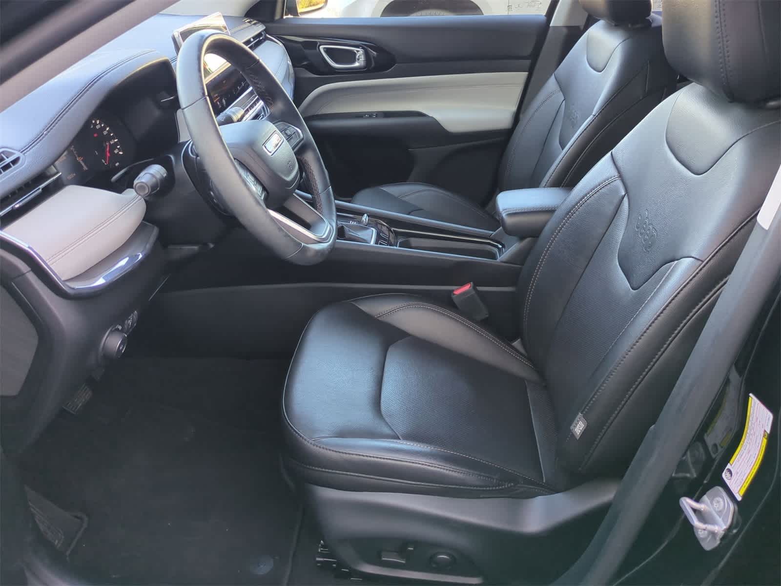 Thumbnail: 2022 Jeep Compass - 15