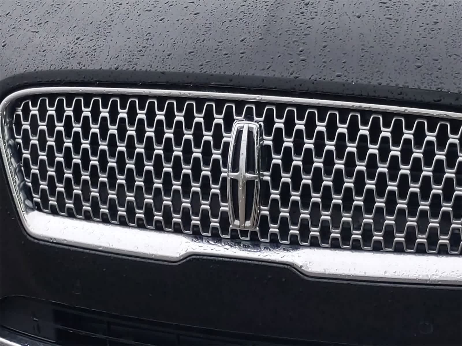 Thumbnail: 2017 Lincoln MKZ - 11