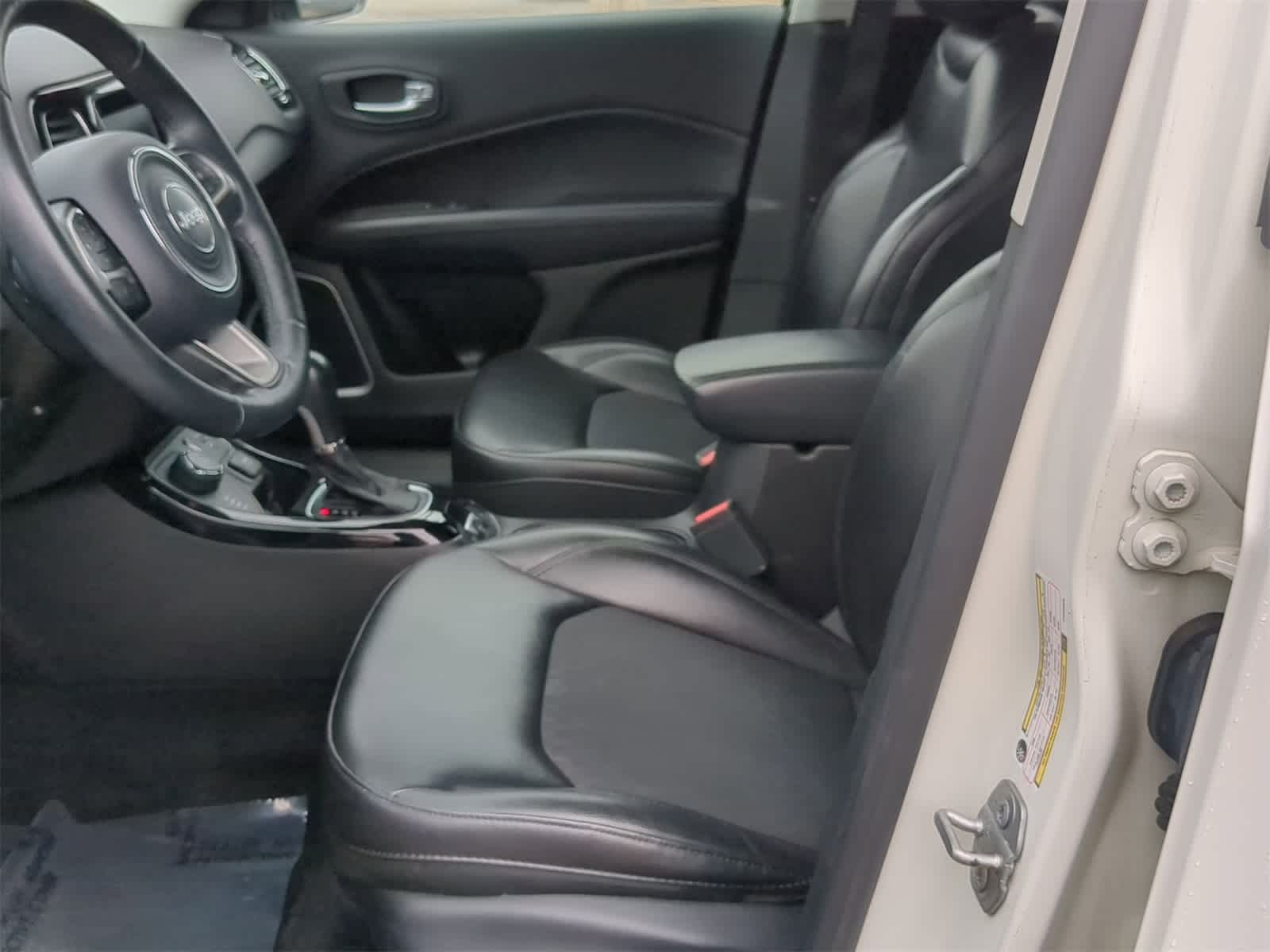 Thumbnail: 2018 Jeep Compass - 16