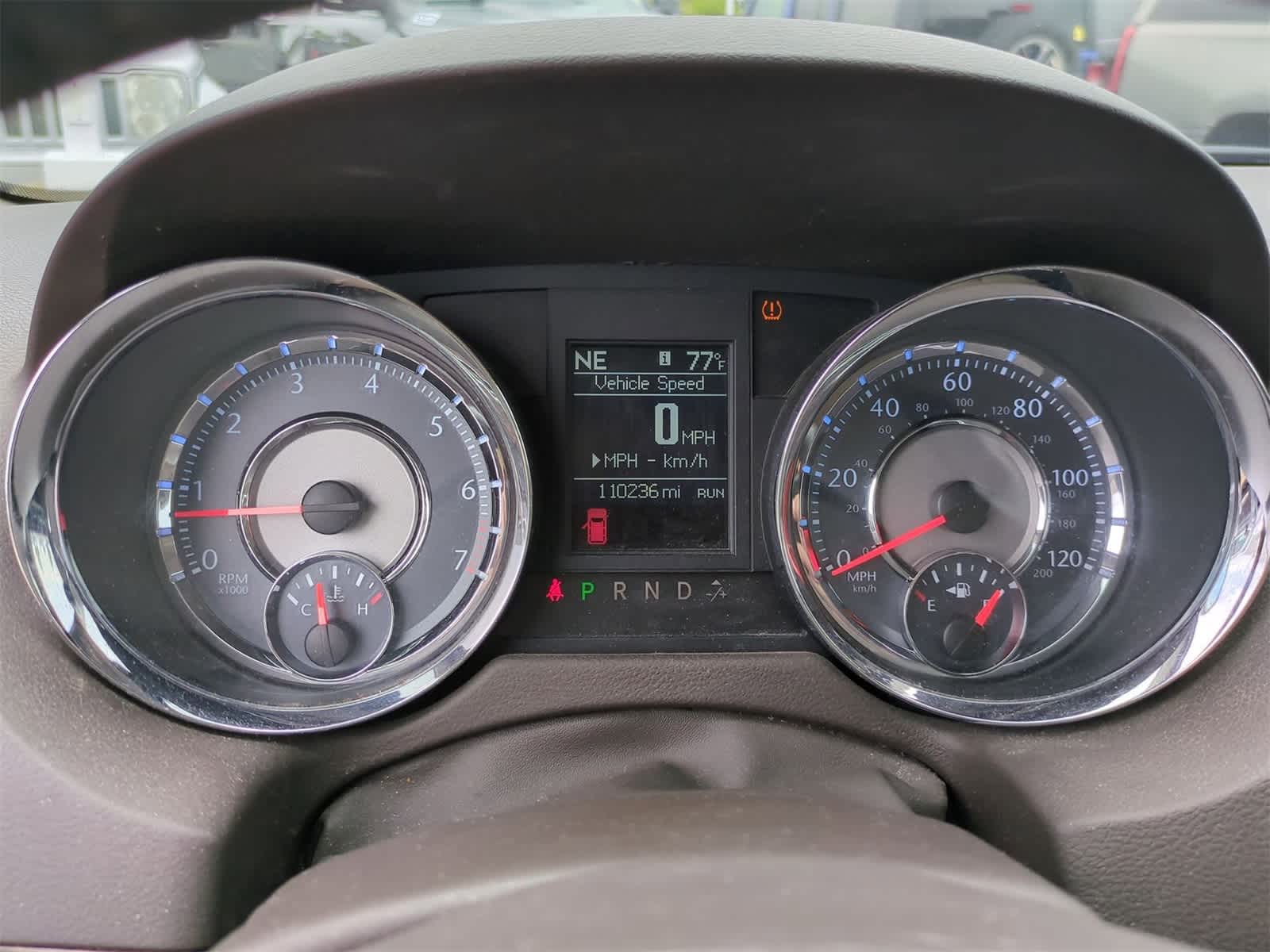 Thumbnail: 2011 Chrysler Town & Country - 26