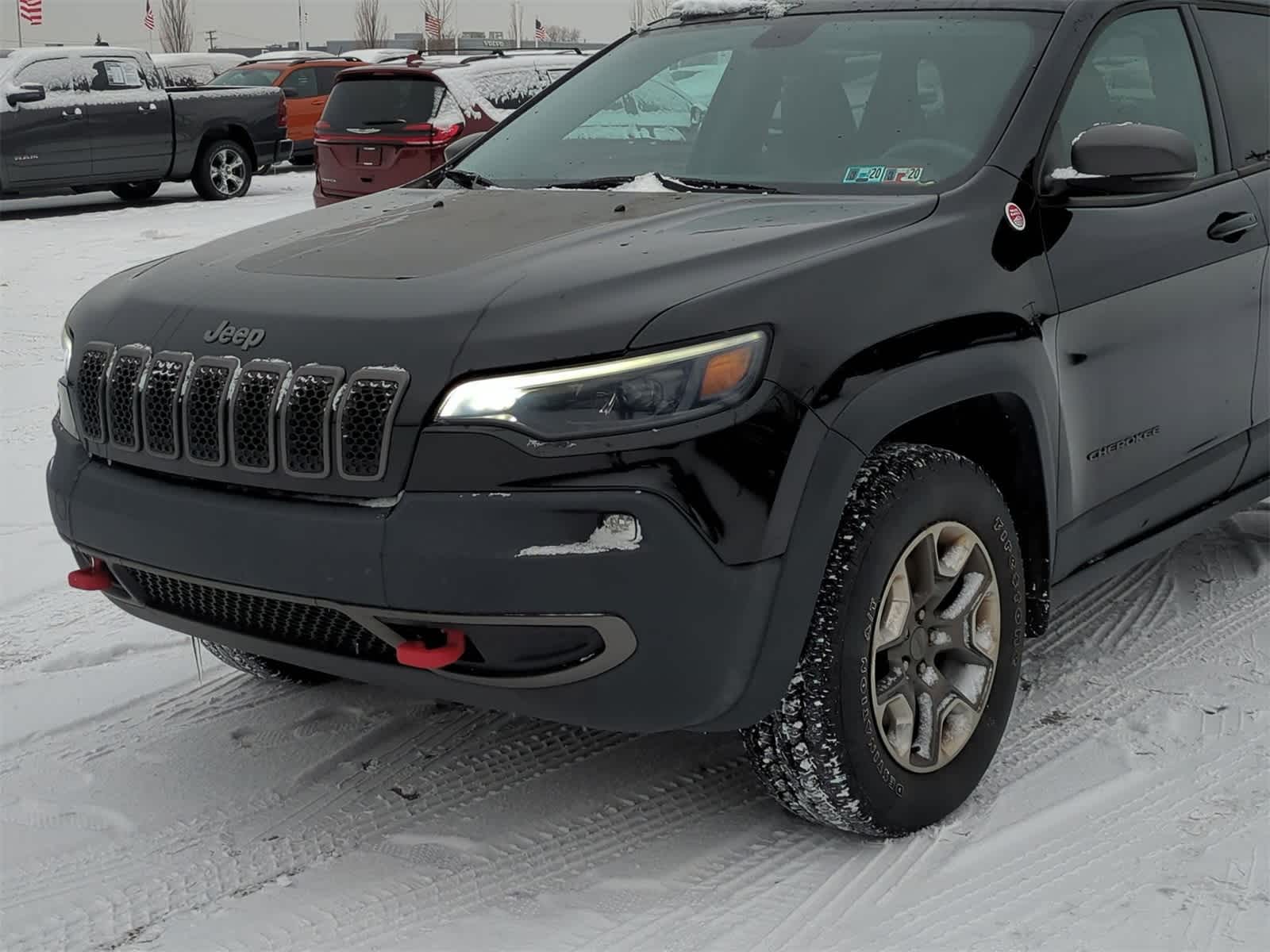 Thumbnail: 2019 Jeep Cherokee - 11