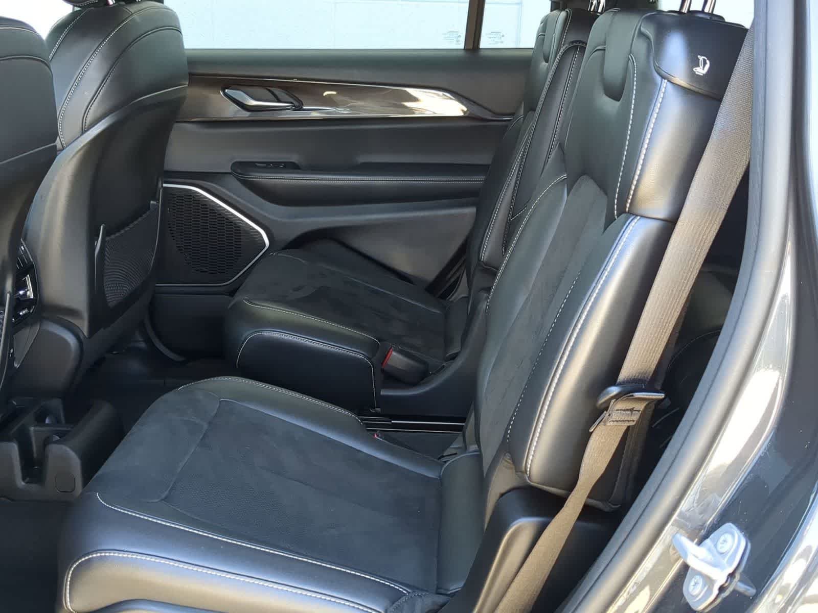 Thumbnail: 2022 Jeep Grand Cherokee L - 19