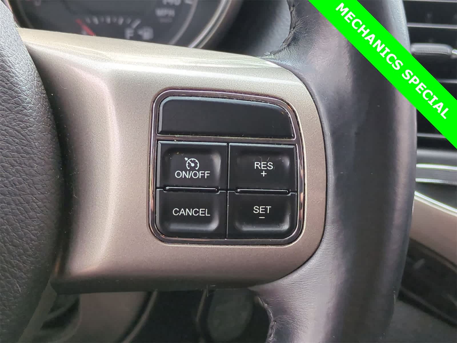 Thumbnail: 2013 Jeep Grand Cherokee - 23