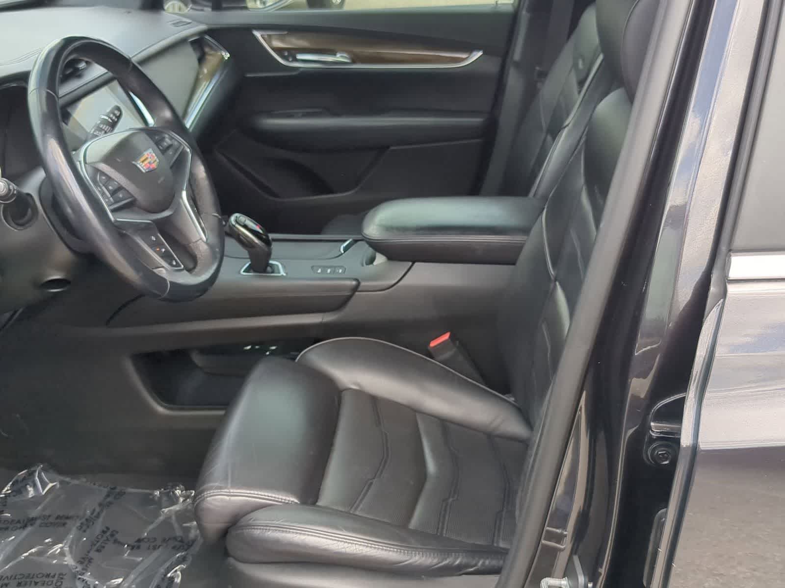 Thumbnail: 2017 Cadillac XT5 - 16