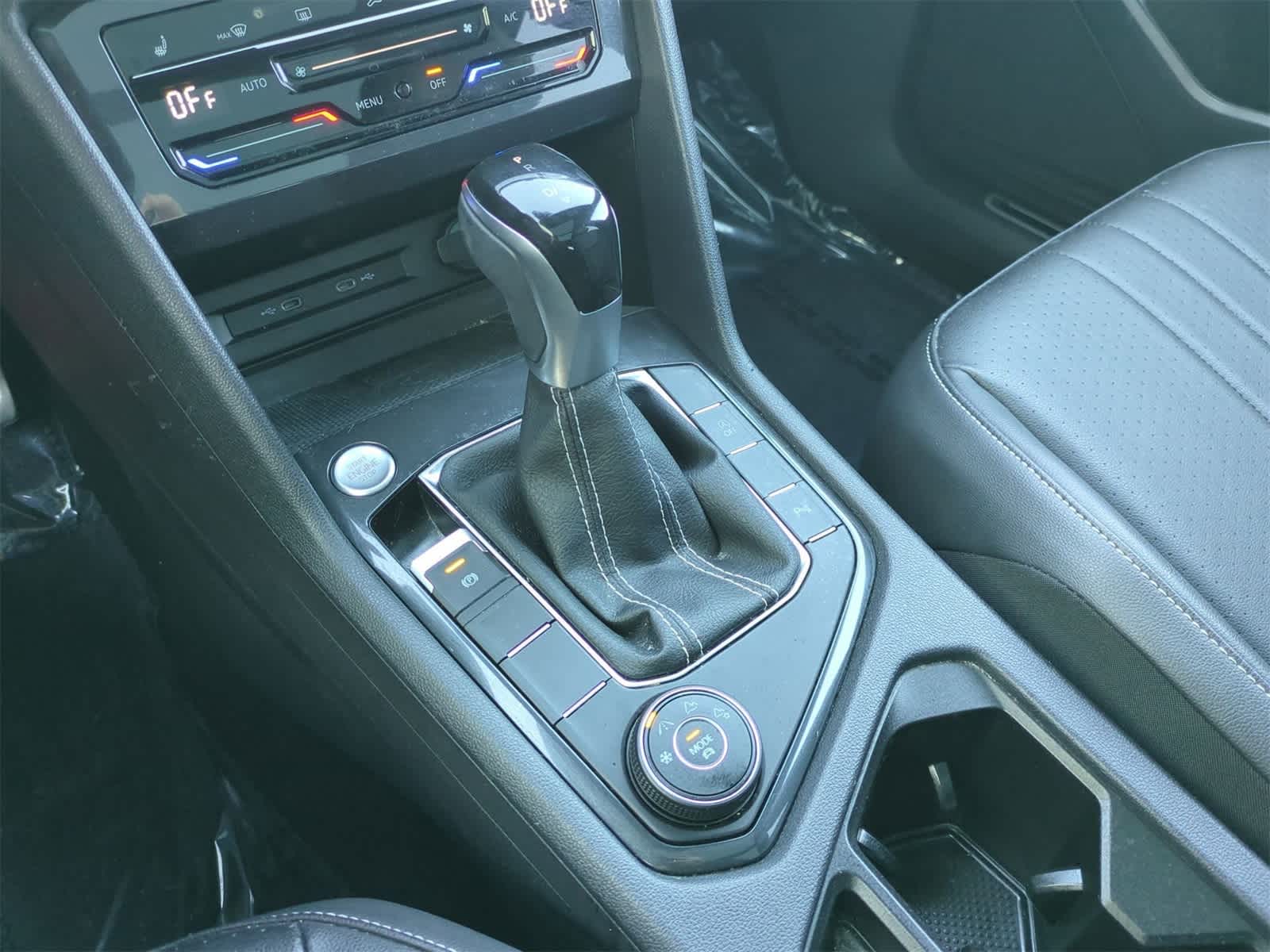 Thumbnail: 2022 Volkswagen Tiguan - 32