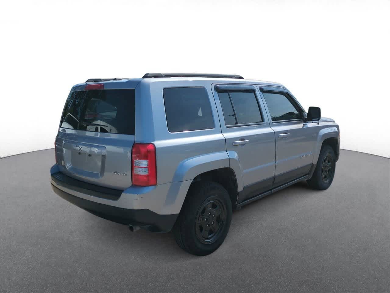 Thumbnail: 2016 Jeep Patriot - 8