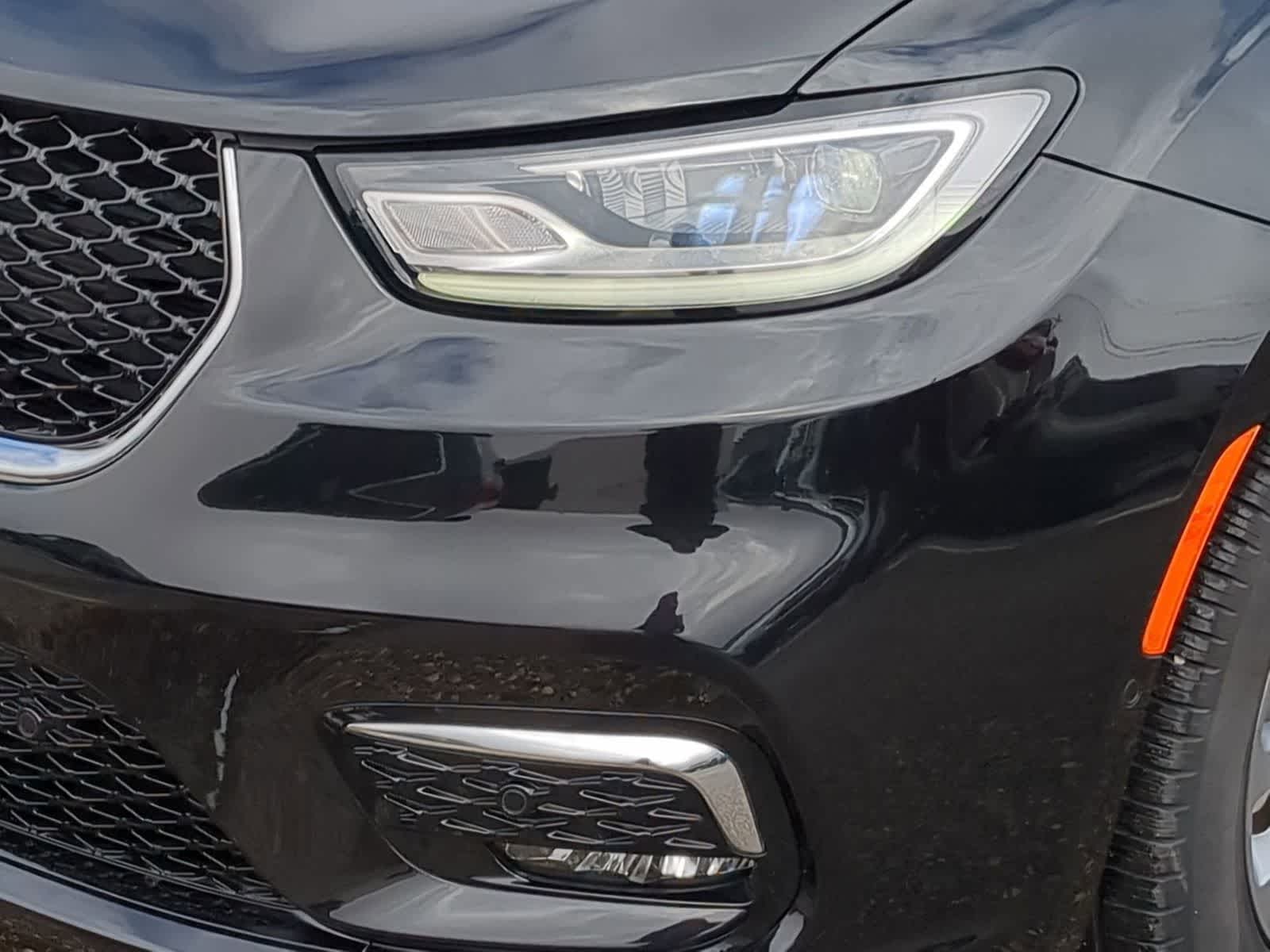 Thumbnail: 2023 Chrysler Pacifica - 11