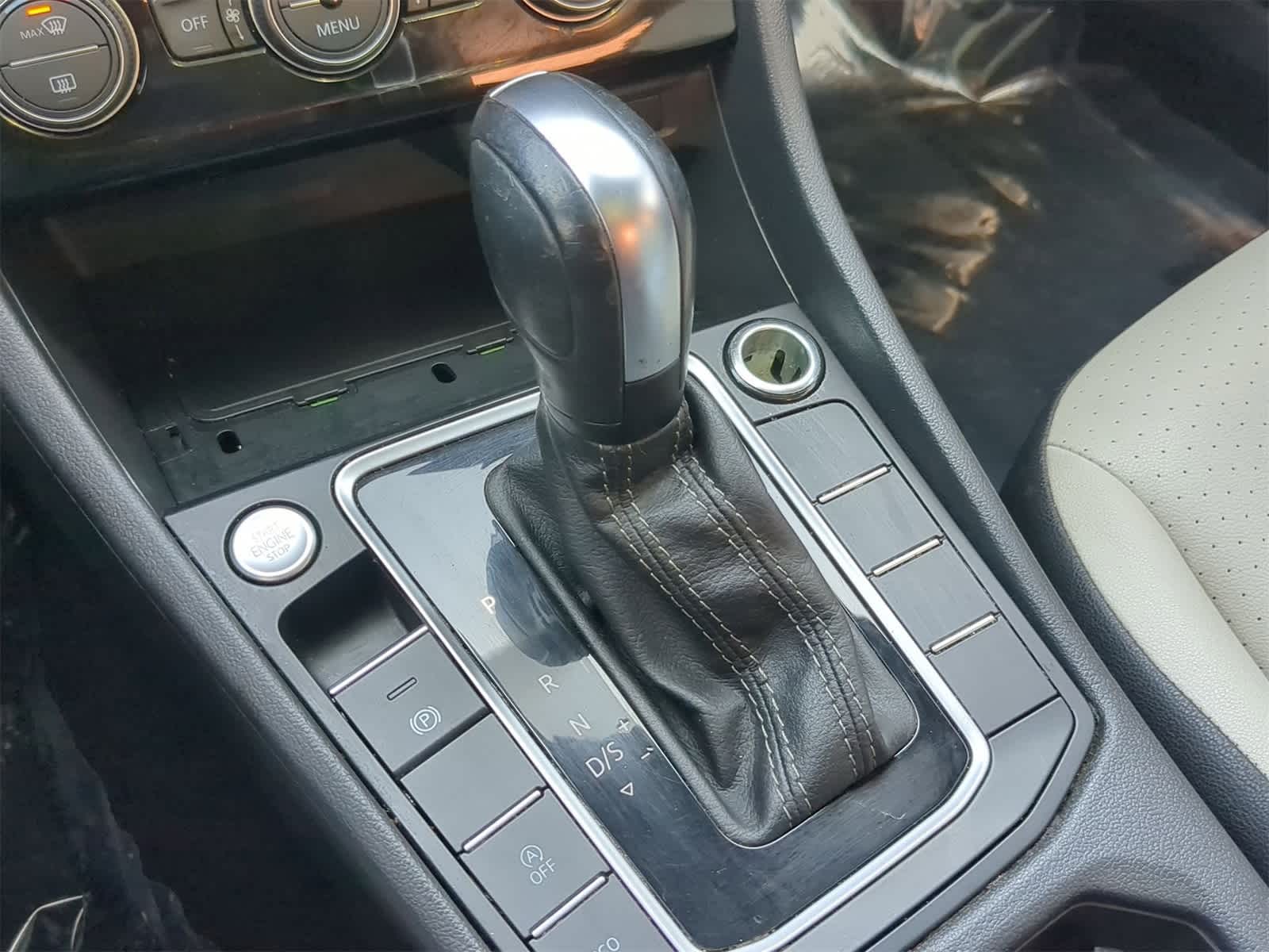 Thumbnail: 2021 Volkswagen Jetta - 37