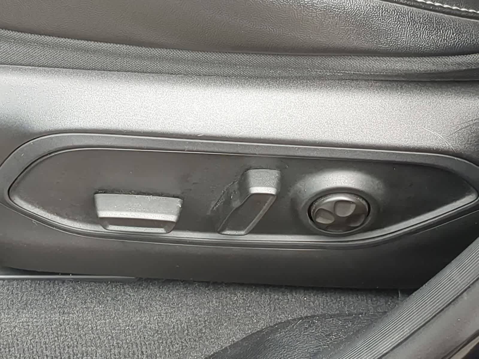 Thumbnail: 2023 Jeep Grand Cherokee - 17