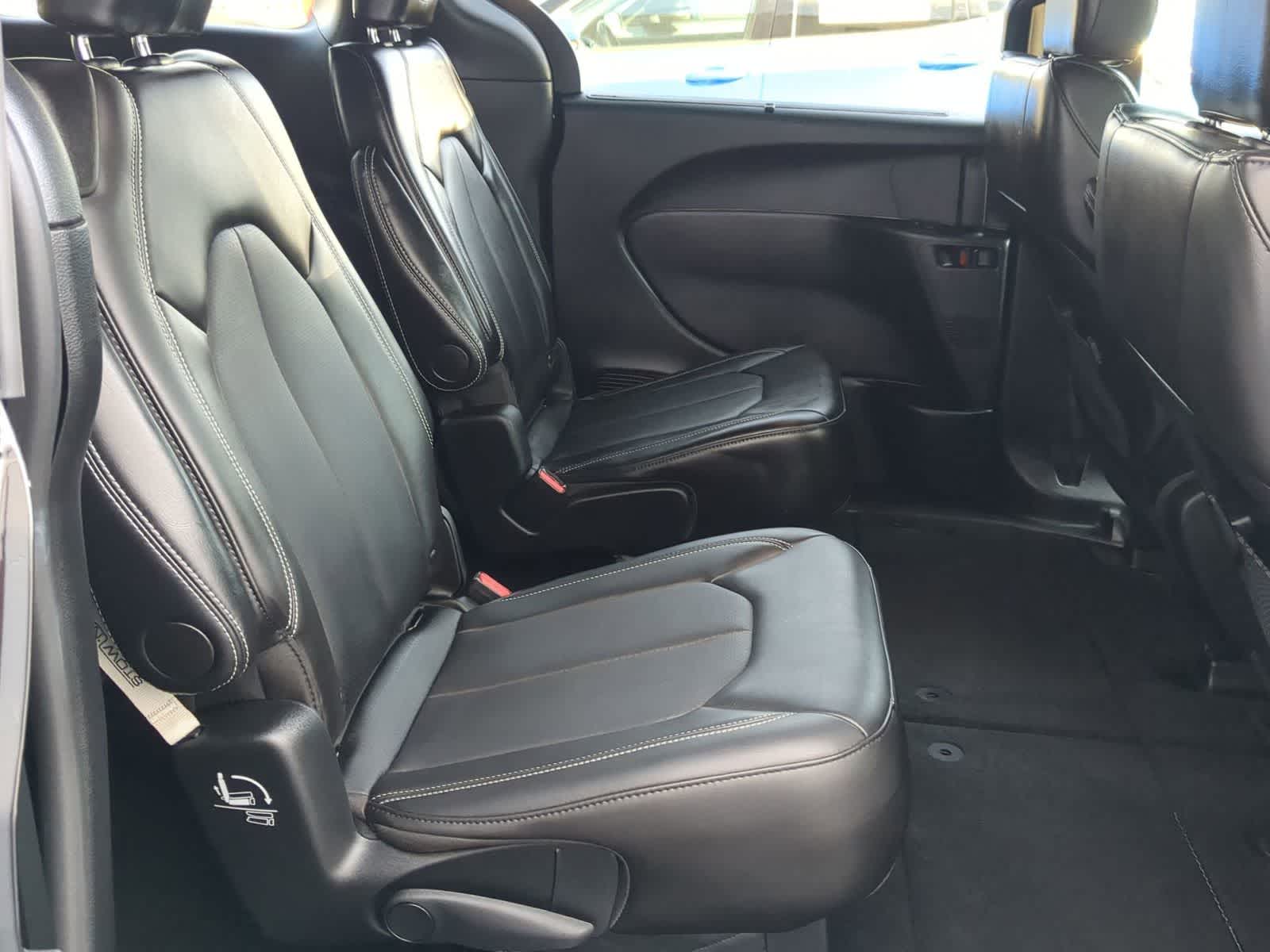 Thumbnail: 2025 Chrysler Voyager - 20