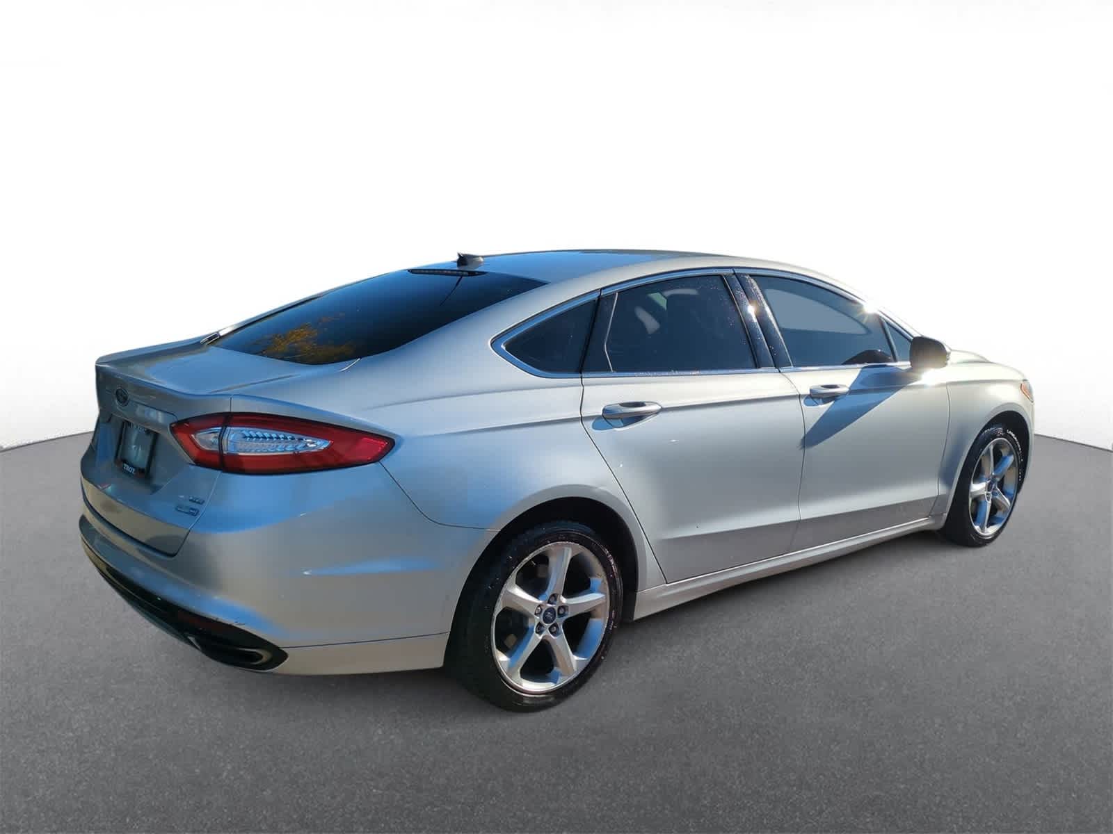 Thumbnail: 2016 Ford Fusion - 8
