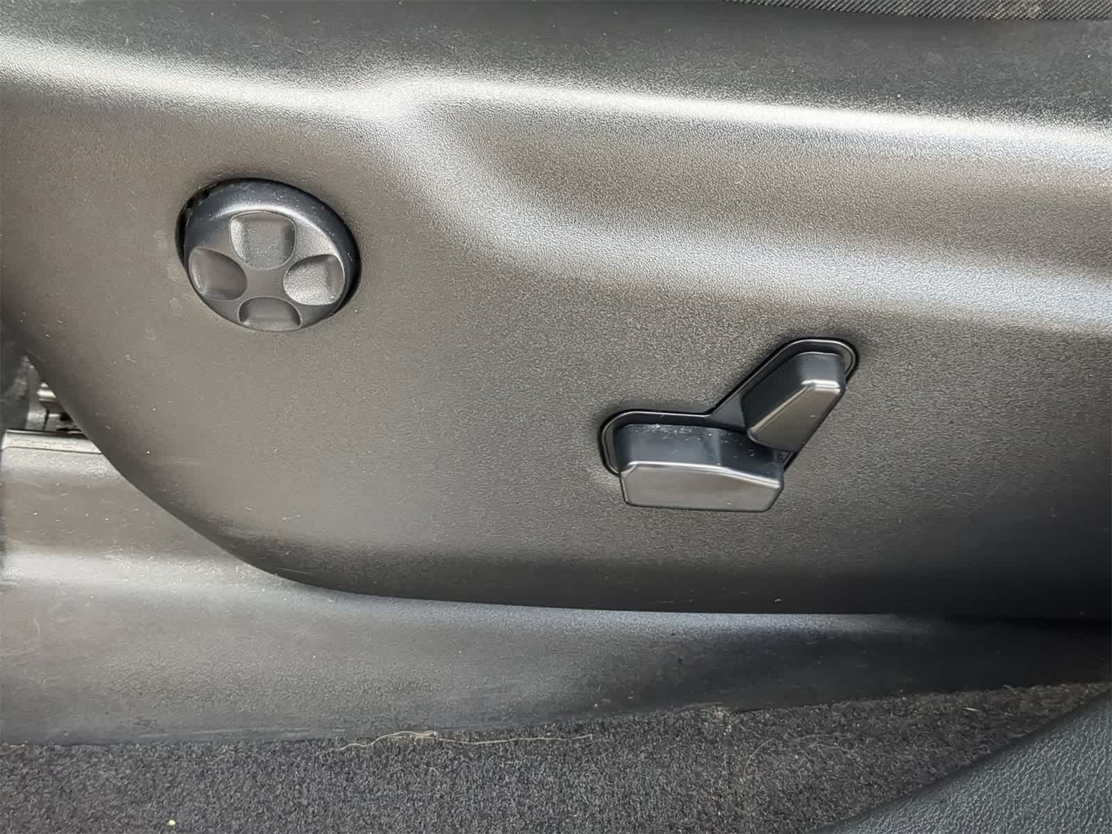 Thumbnail: 2020 Dodge Durango - 24