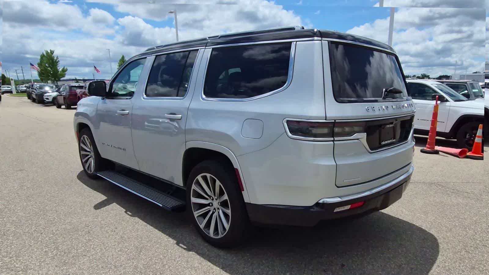 Thumbnail: 2022 Jeep Grand Wagoneer - 7