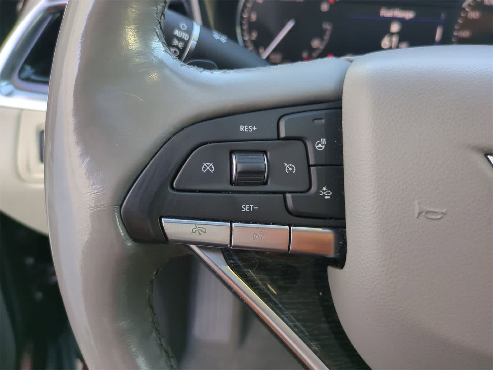 Thumbnail: 2022 Cadillac XT6 - 24