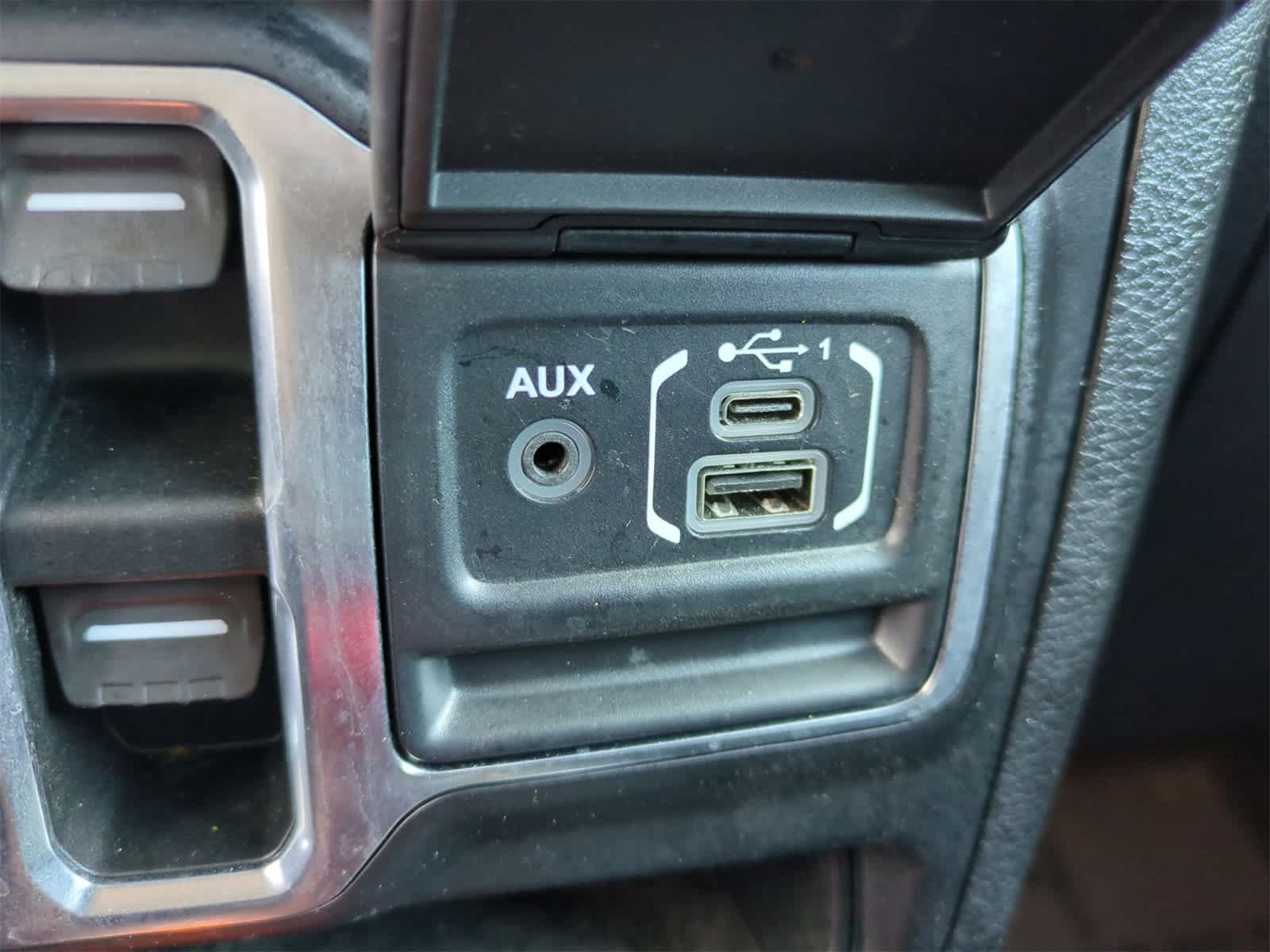 Thumbnail: 2021 Jeep Wrangler - 27