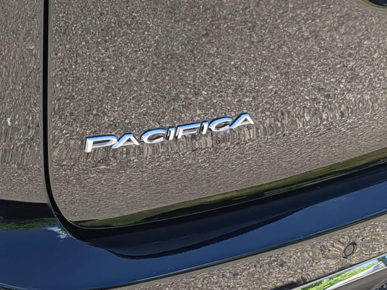 Thumbnail: 2024 Chrysler Pacifica - 13