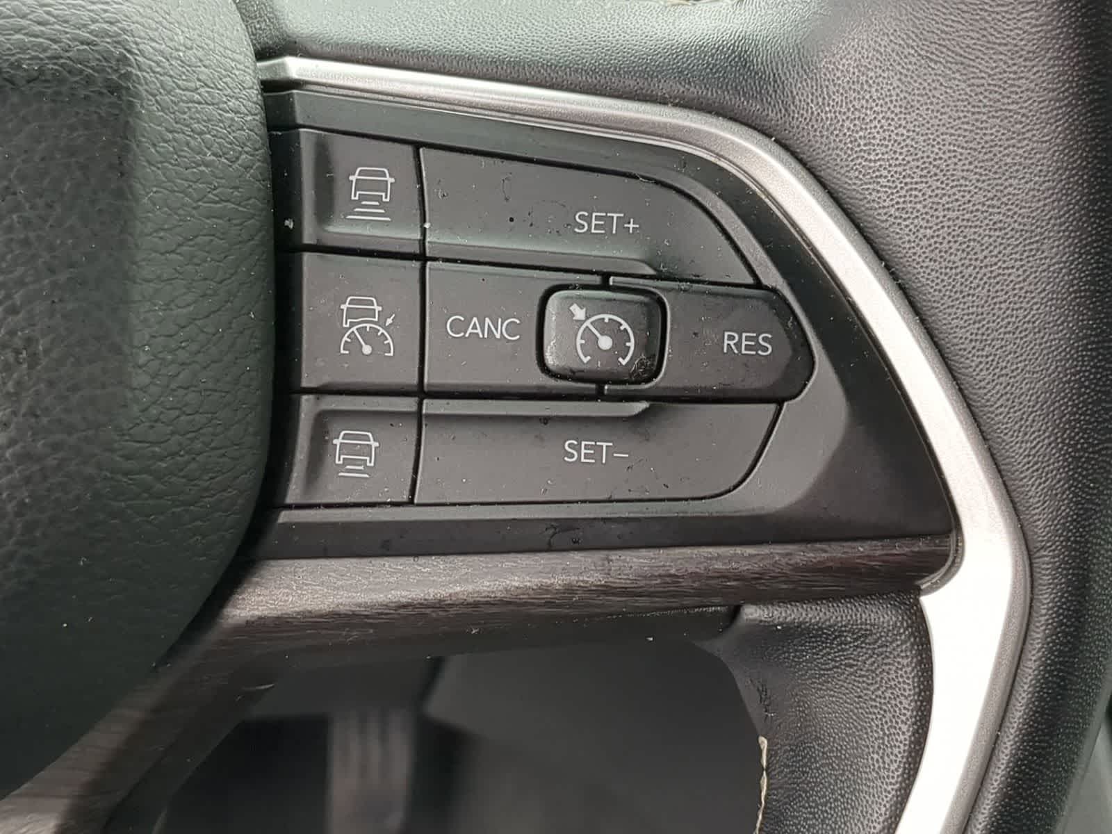 Thumbnail: 2022 Jeep Grand Cherokee L - 24