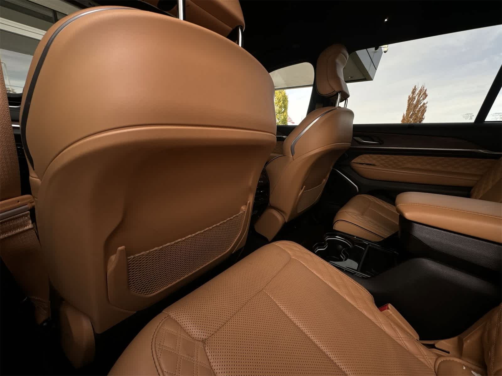 Thumbnail: 2023 Jeep Grand Cherokee L - 19