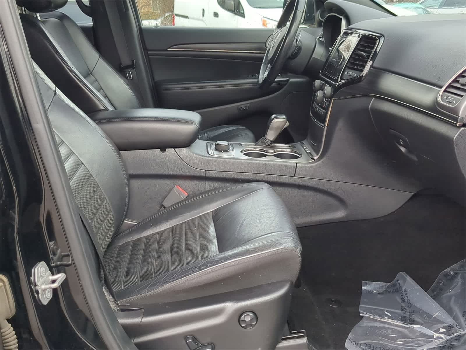 Thumbnail: 2020 Jeep Grand Cherokee - 28