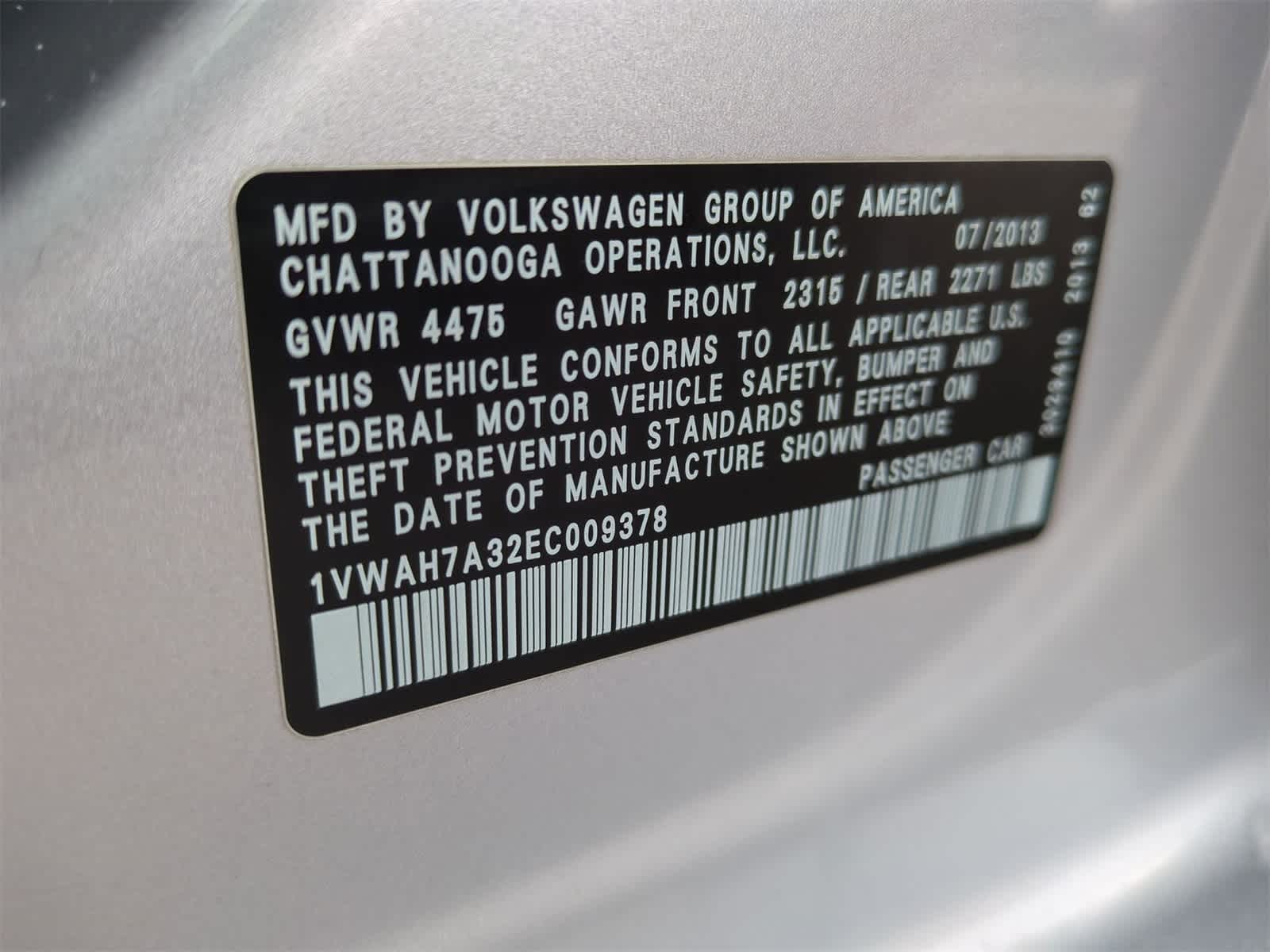 2014 Volkswagen Passat Wolfsburg Edition 28