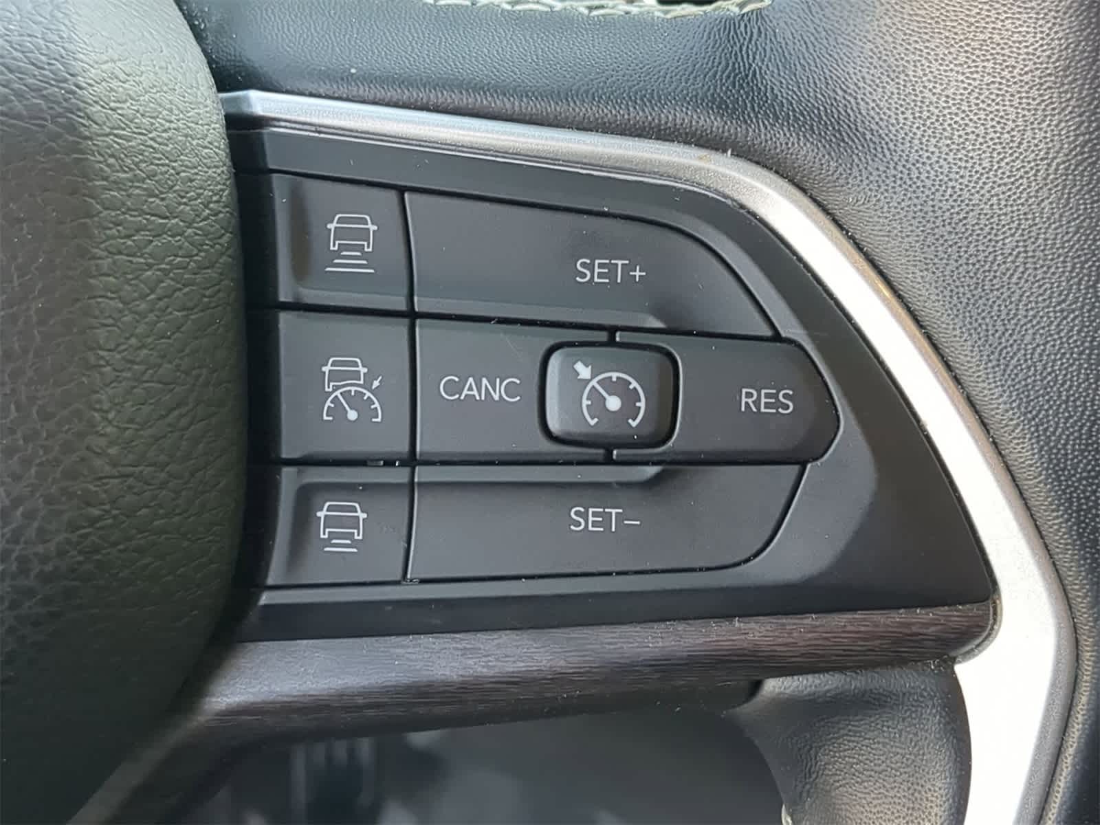 Thumbnail: 2022 Jeep Grand Cherokee L - 26