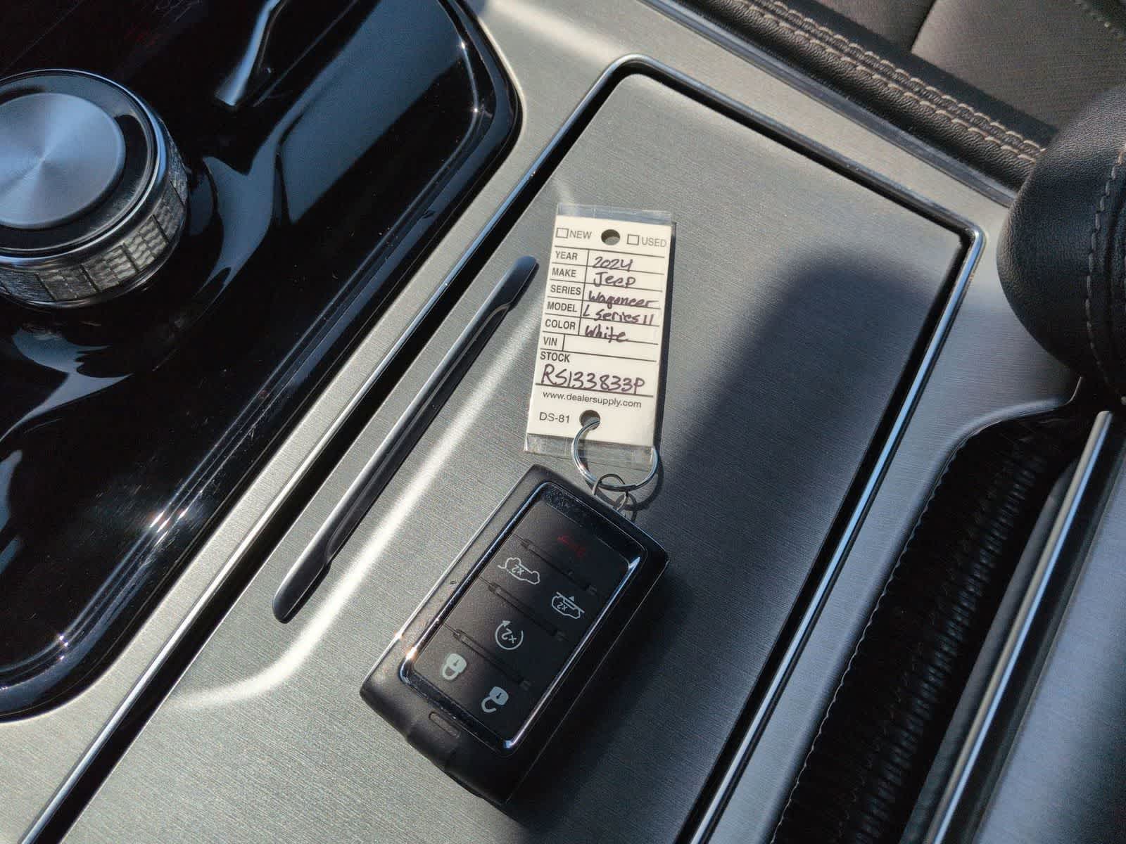 Thumbnail: 2024 Jeep Wagoneer - 38