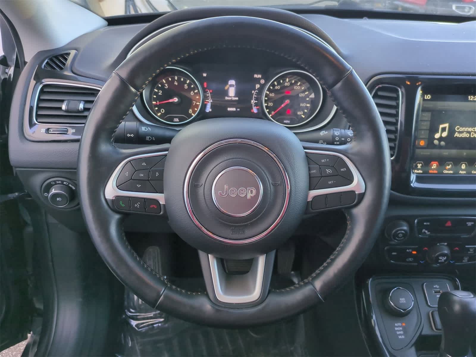 Thumbnail: 2018 Jeep Compass - 23