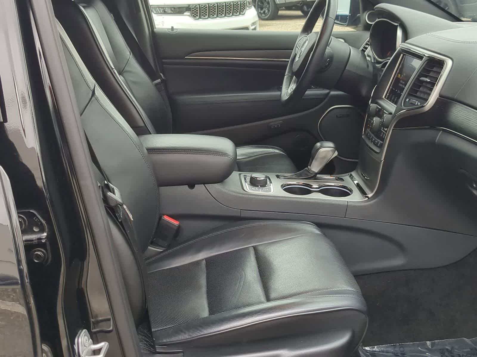 Thumbnail: 2018 Jeep Grand Cherokee - 21