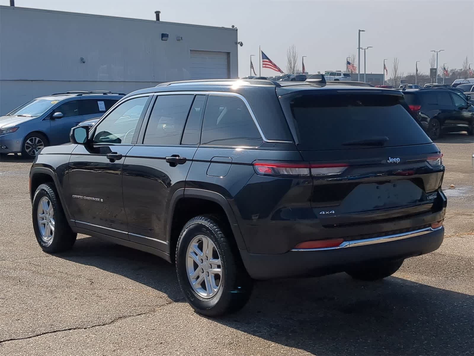 Thumbnail: 2023 Jeep Grand Cherokee - 12