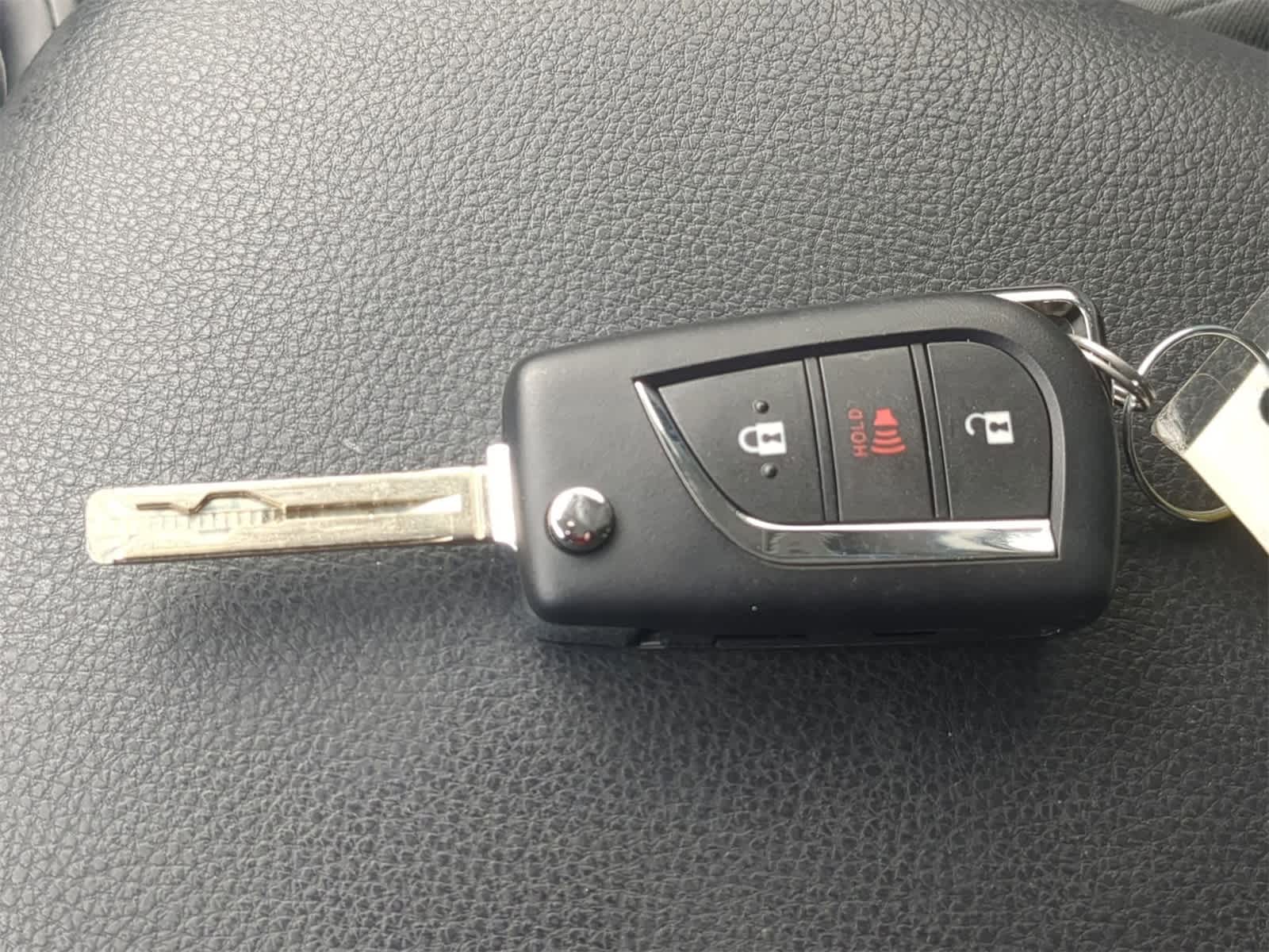 Thumbnail: 2022 Toyota RAV4 - 40