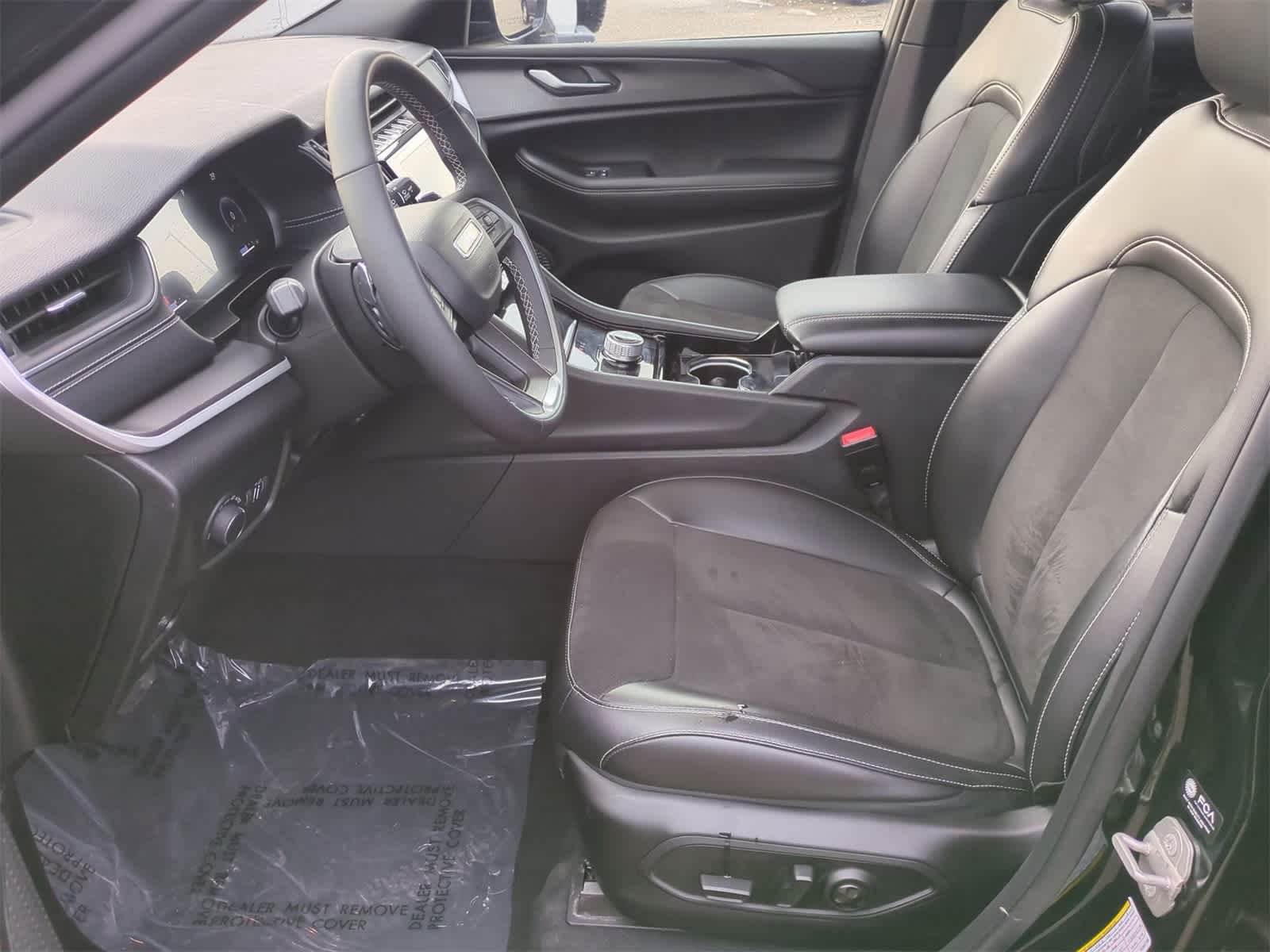 Thumbnail: 2023 Jeep Grand Cherokee - 16