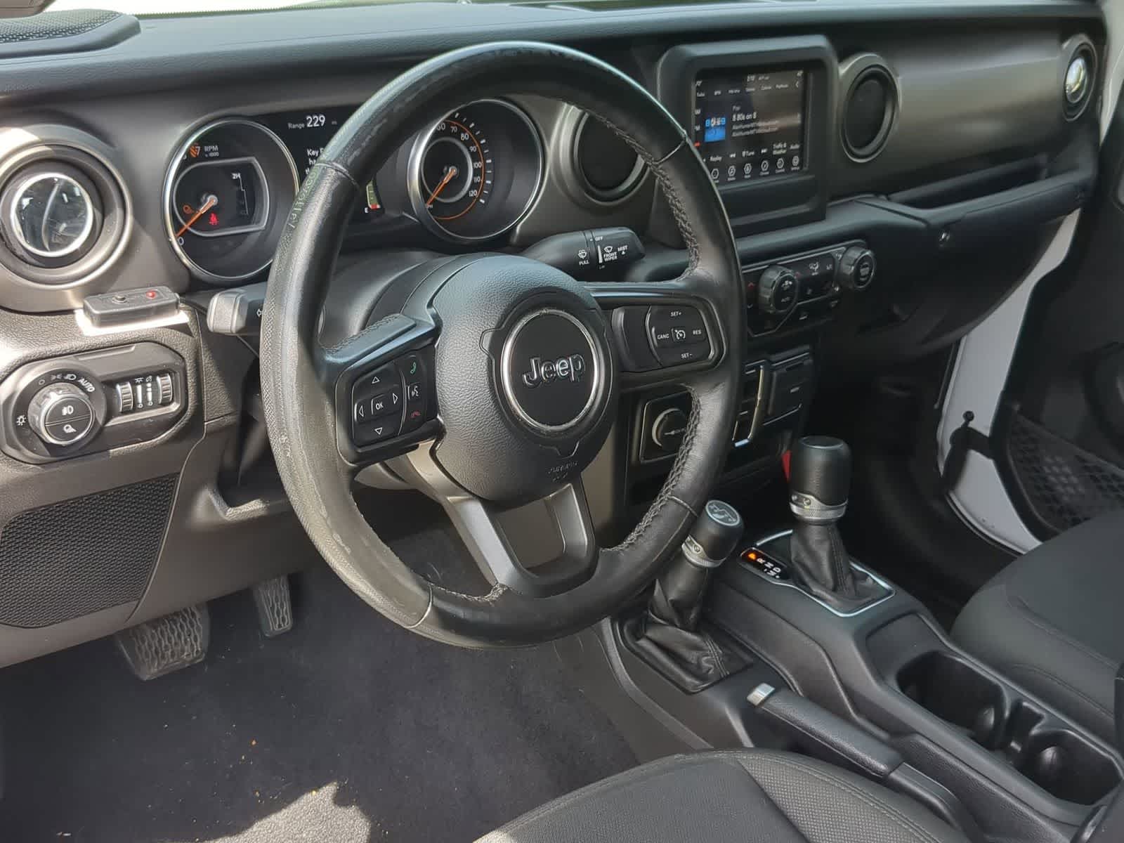 Thumbnail: 2021 Jeep Gladiator - 10