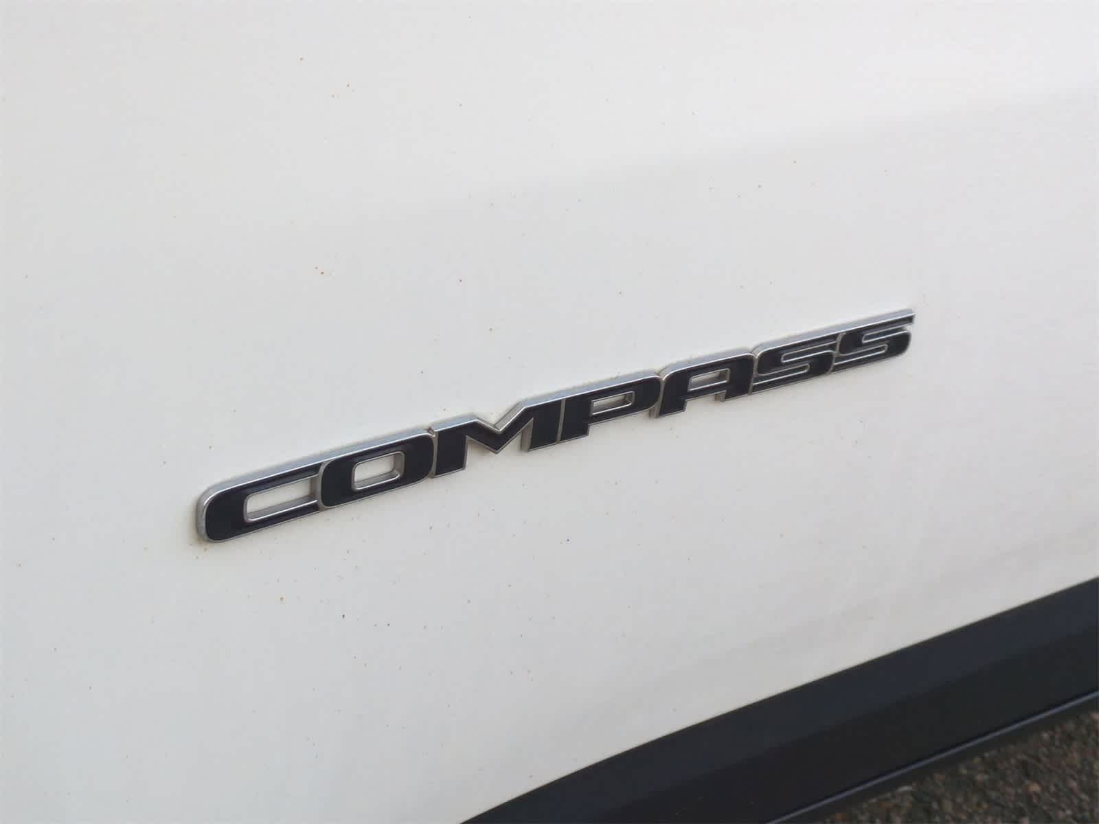 Thumbnail: 2018 Jeep Compass - 13