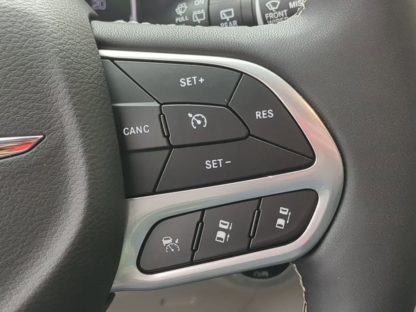 Thumbnail: 2023 Chrysler Pacifica - 24