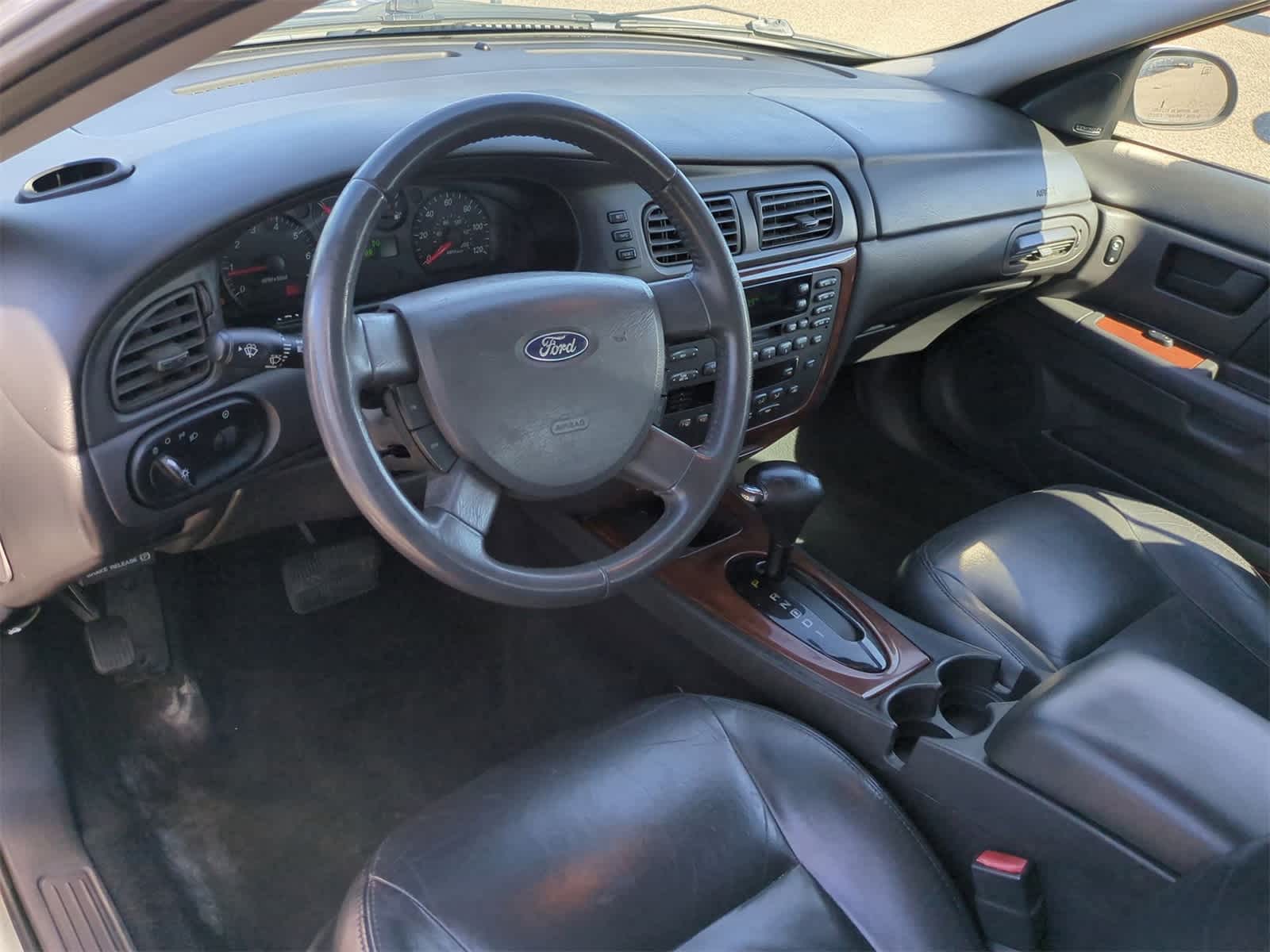 Thumbnail: 2004 Ford Taurus - 10
