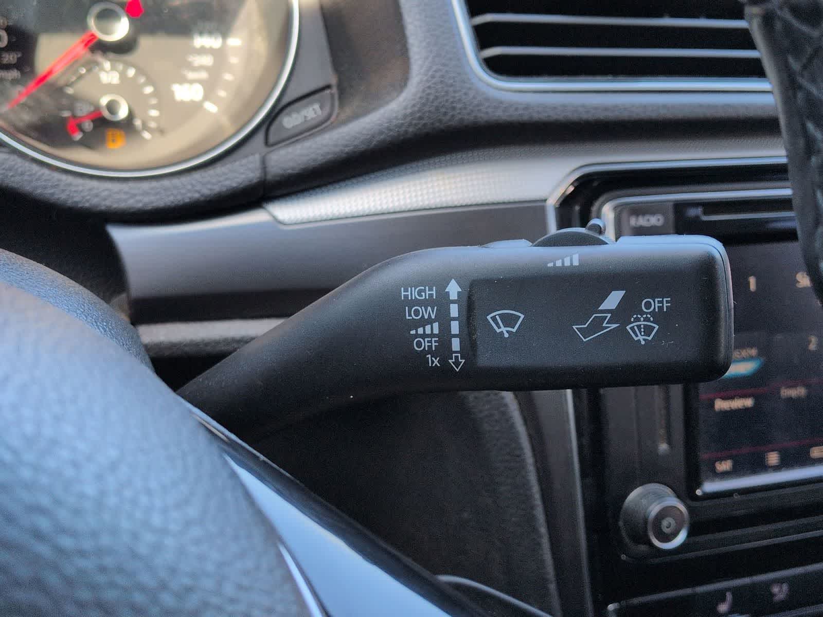 Thumbnail: 2018 Volkswagen Passat - 26